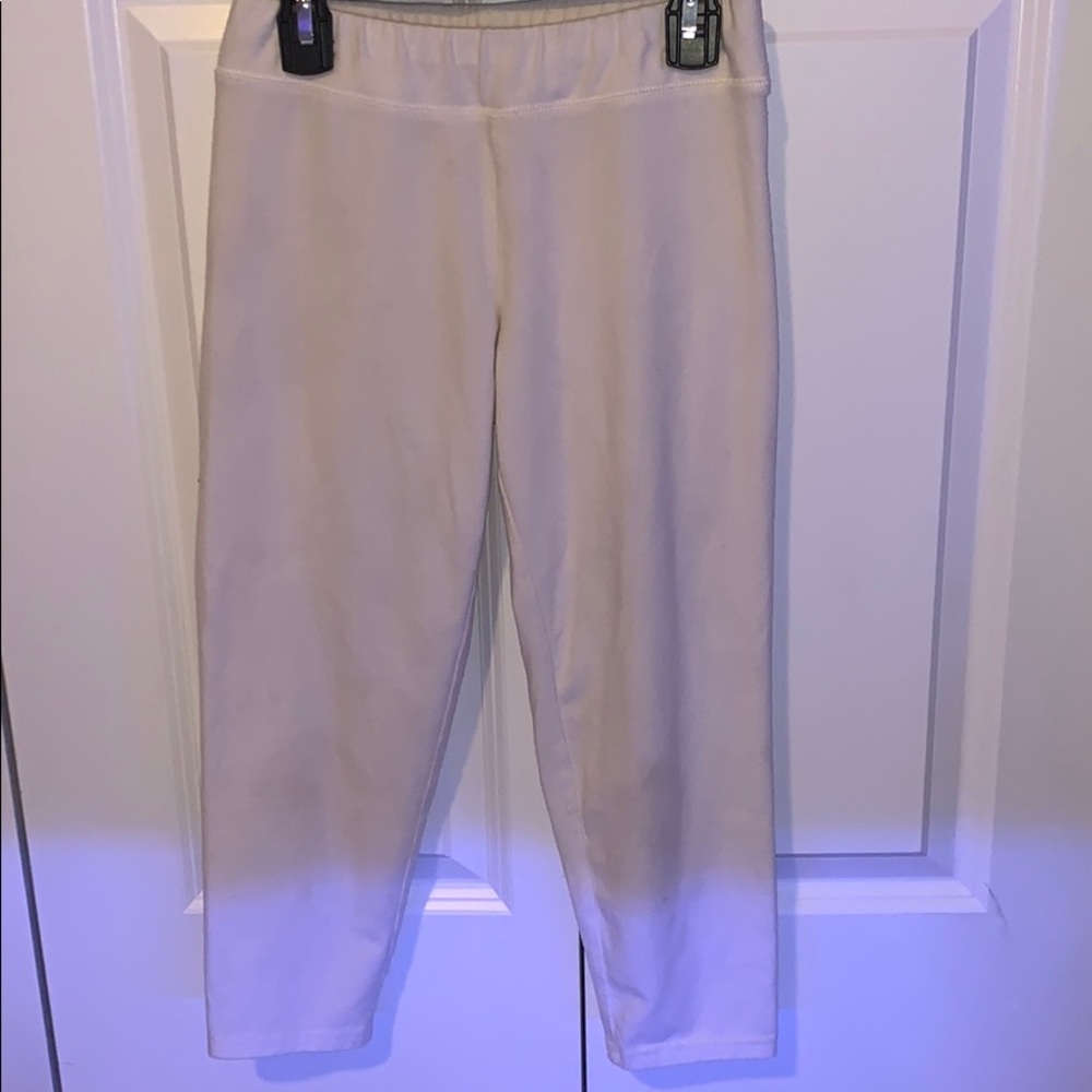 White Capri leggings